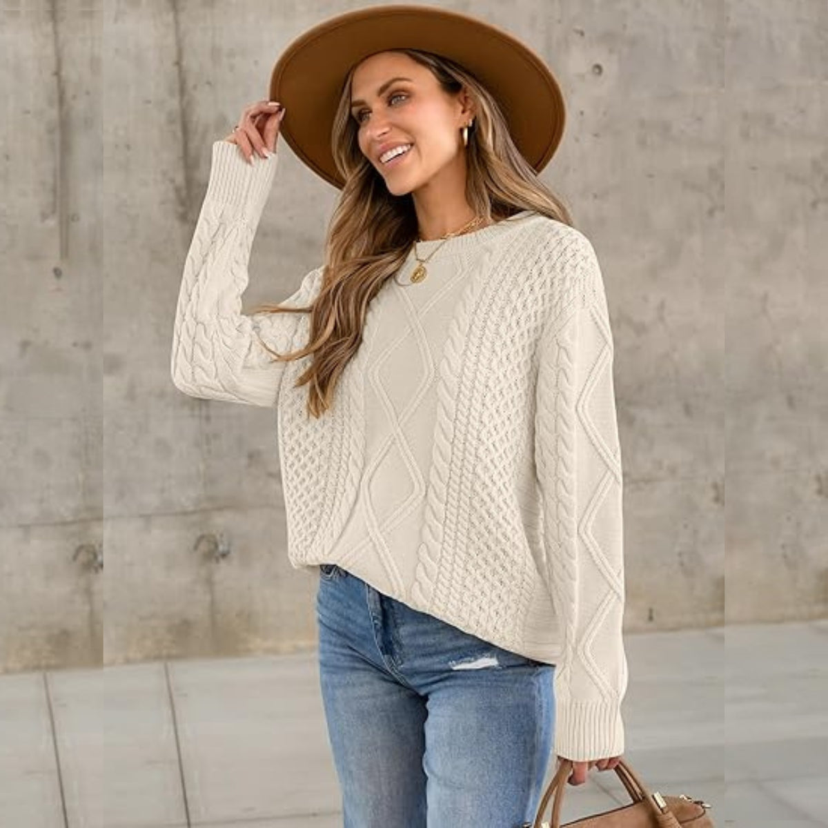 Mia™ Retro Sweater - Elegante gebreide trui met een vintage look en moderne flair, verkrijgbaar op Inicala.nl. Perfect voor een stijlvolle, cozy outfit.