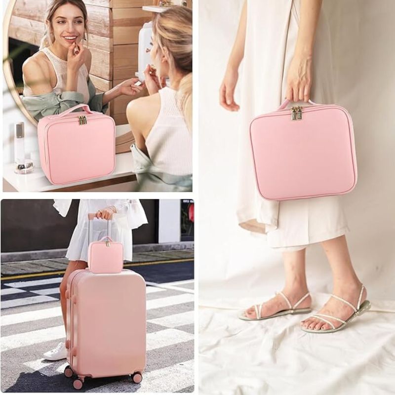 Heldere afbeeldingen van de roze GlamVista™ Makeup Organizer, ideaal voor op reis. Dit compacte tasje biedt voldoende ruimte voor al je beauty essentials en heeft een luxe uitstraling met een stevig handvat. Perfect om georganiseerd te blijven in stijl.