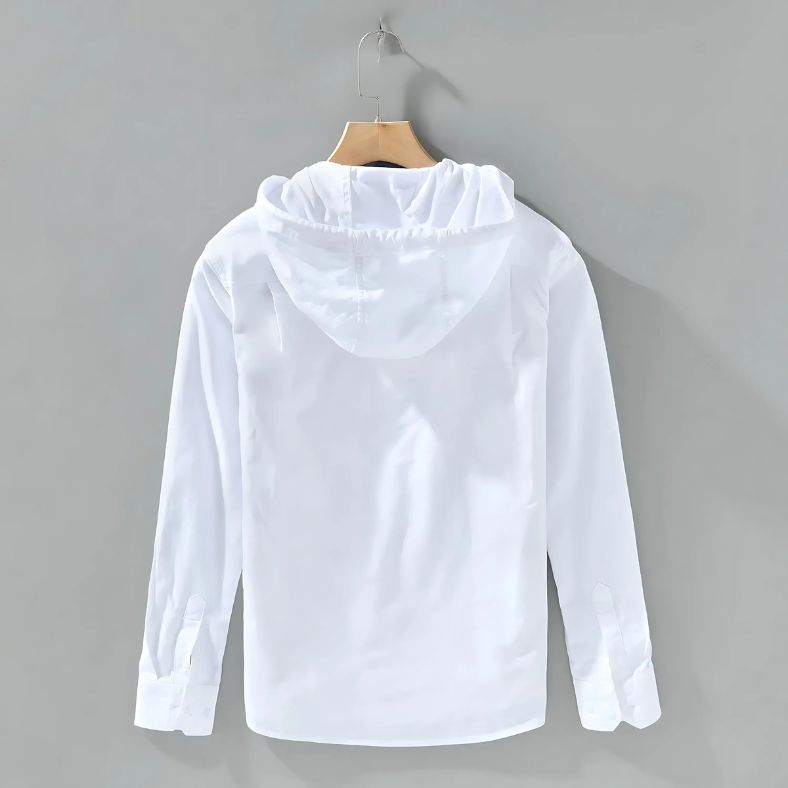 Witte NOMORI™ linnen hoodie met capuchon en lange mouwen, perfect voor zomerse lagen – te koop via Inicala.nl.