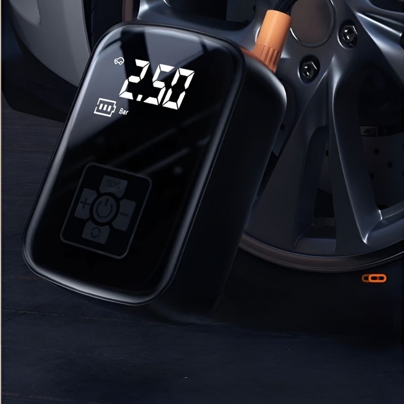 Een compacte AirPump™ die een automatisch oppompte, met een digitaal display van 2,50 bar toont. Ideaal voor onderweg, draadloos en eenvoudig te gebruiken voor snelle hulp bij het oppompen van banden.