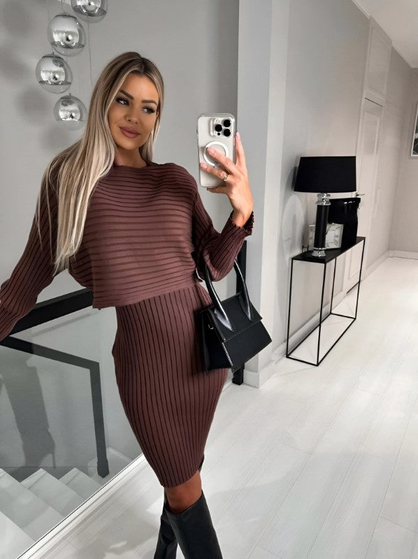 Kitana™ Femme Luxe Set – De perfecte mix van Franse elegantie en comfort. Ontdek deze stijlvolle, geribbelde set op Inicala.nl en flatter jouw figuur moeiteloos.