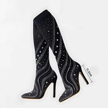 Zwarte StellaVogue™ Boots  Kniehoge Glamourlaarzen van Inicala.nl met glinsterende strass, puntige neus en hoge stilettohak van 11,5 cm. Luxueuze laarzen die elke look direct glamour geven.